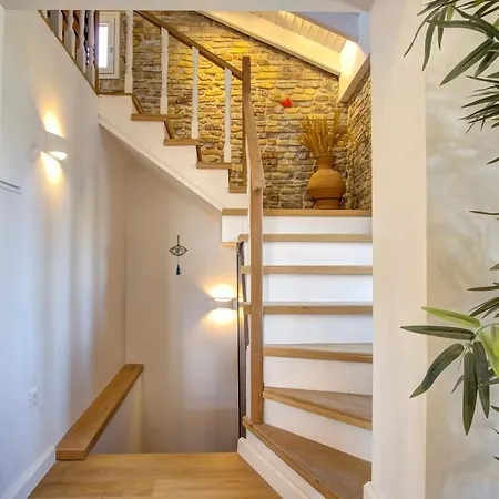 The Heritage Penthouse! Old Centre Apartment
