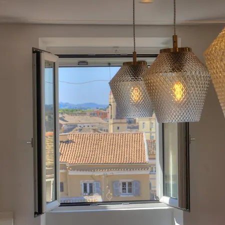 The Heritage Penthouse! Old Centre *