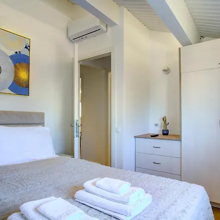 The Heritage Penthouse! Old Centre Apartment